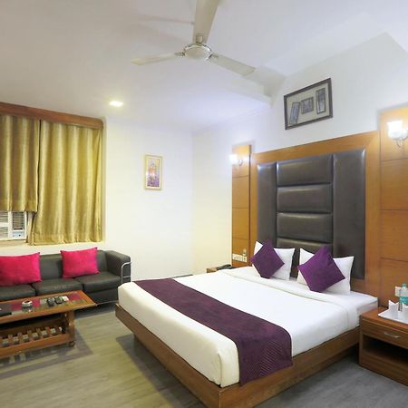 Hotel Castle Blue New Delhi Near Igi Airport Exterior foto