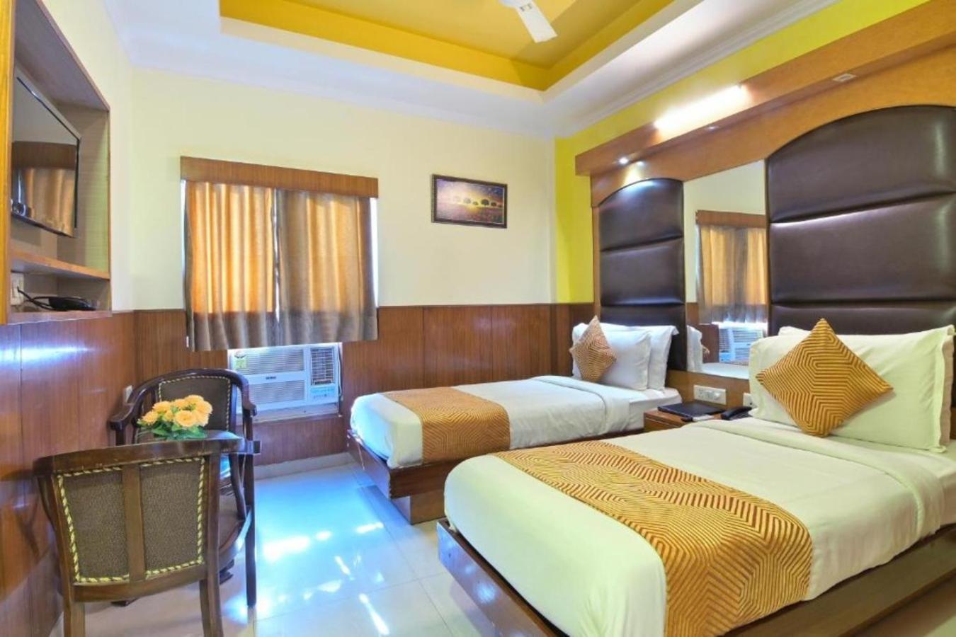 Hotel Castle Blue New Delhi Near Igi Airport Exterior foto