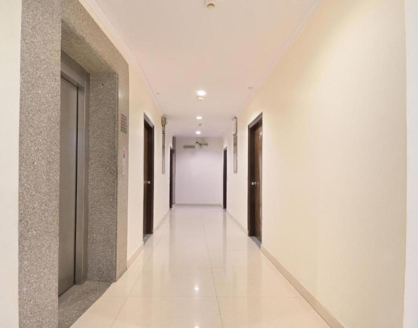 Hotel Castle Blue New Delhi Near Igi Airport Exterior foto