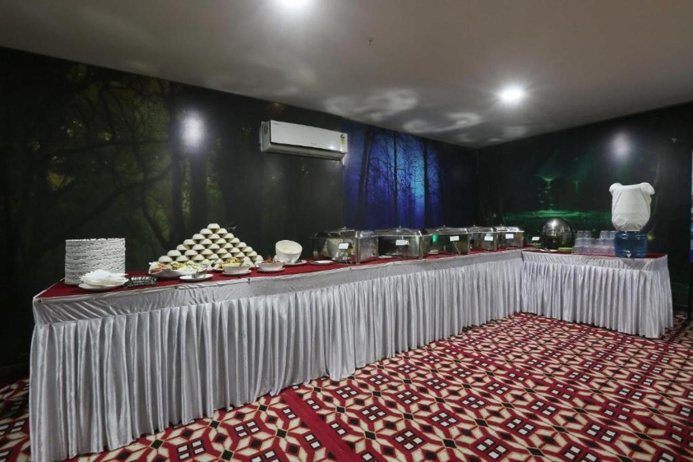 Hotel Castle Blue New Delhi Near Igi Airport Exterior foto