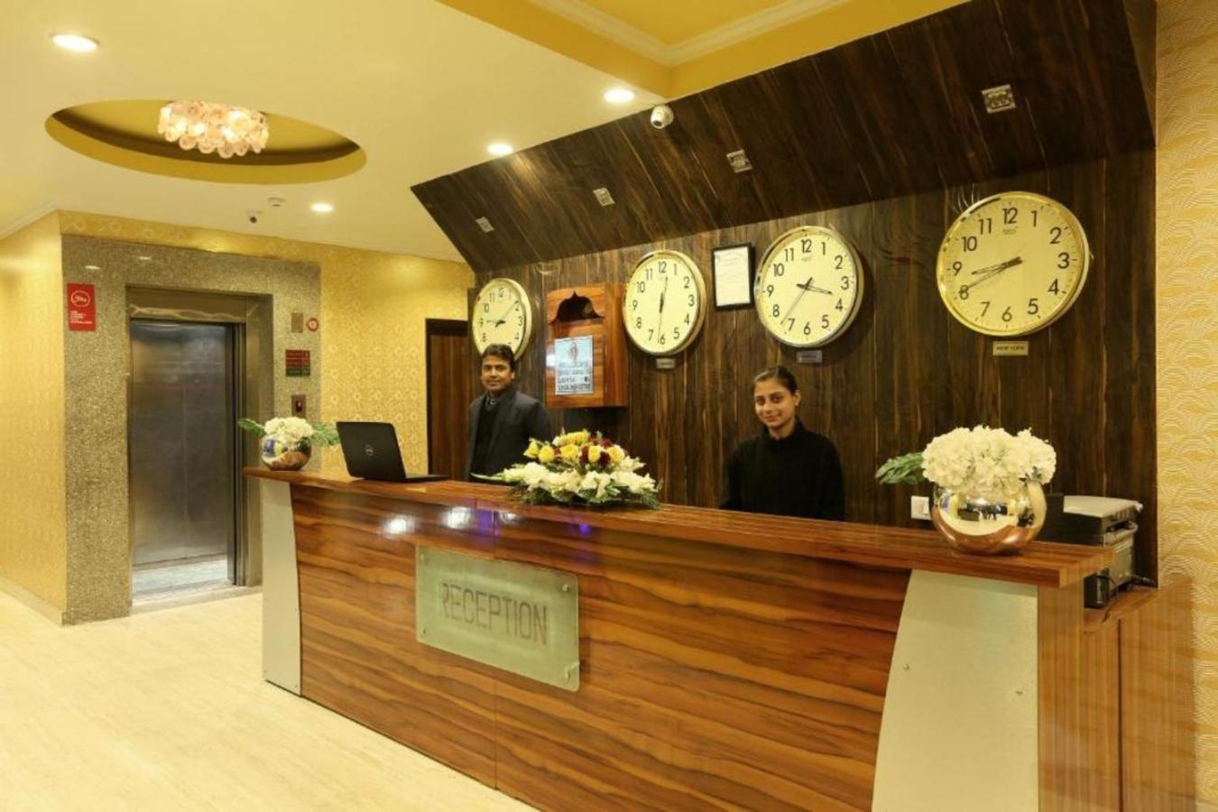 Hotel Castle Blue New Delhi Near Igi Airport Exterior foto