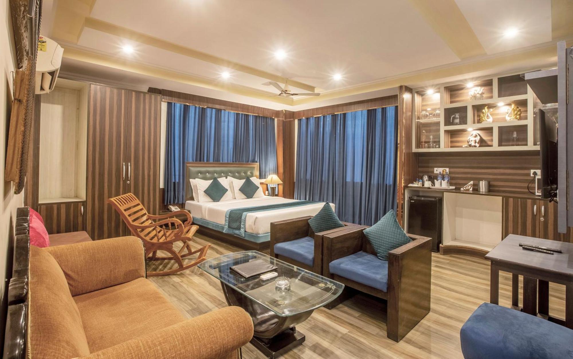 Hotel Castle Blue New Delhi Near Igi Airport Exterior foto